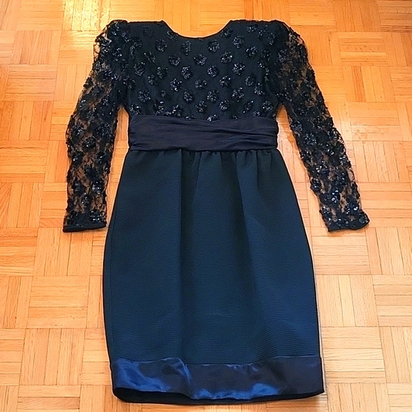 FLASH SALE! CHIC Lace & Sequin Cocktail Dress, Ruched Satin Waist, Tulip Skirt 8 - Picture 4 of 17